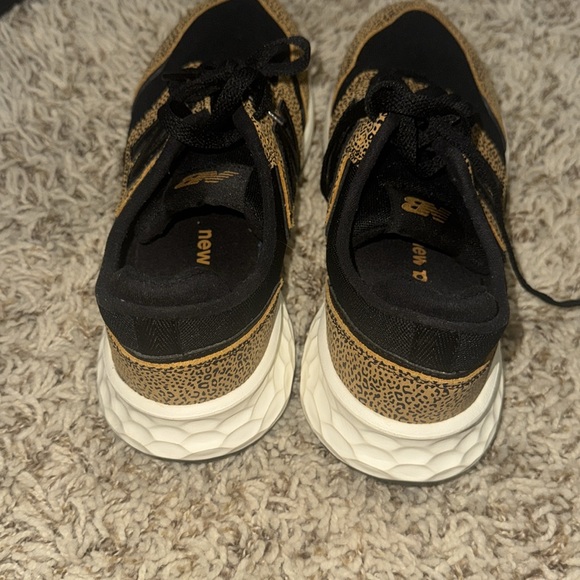 Women’s New Balance size 7.5. Leopard print - Picture 3 of 6